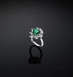 EMERALD HEART RING
