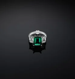 EMERALD TRILOGY RING