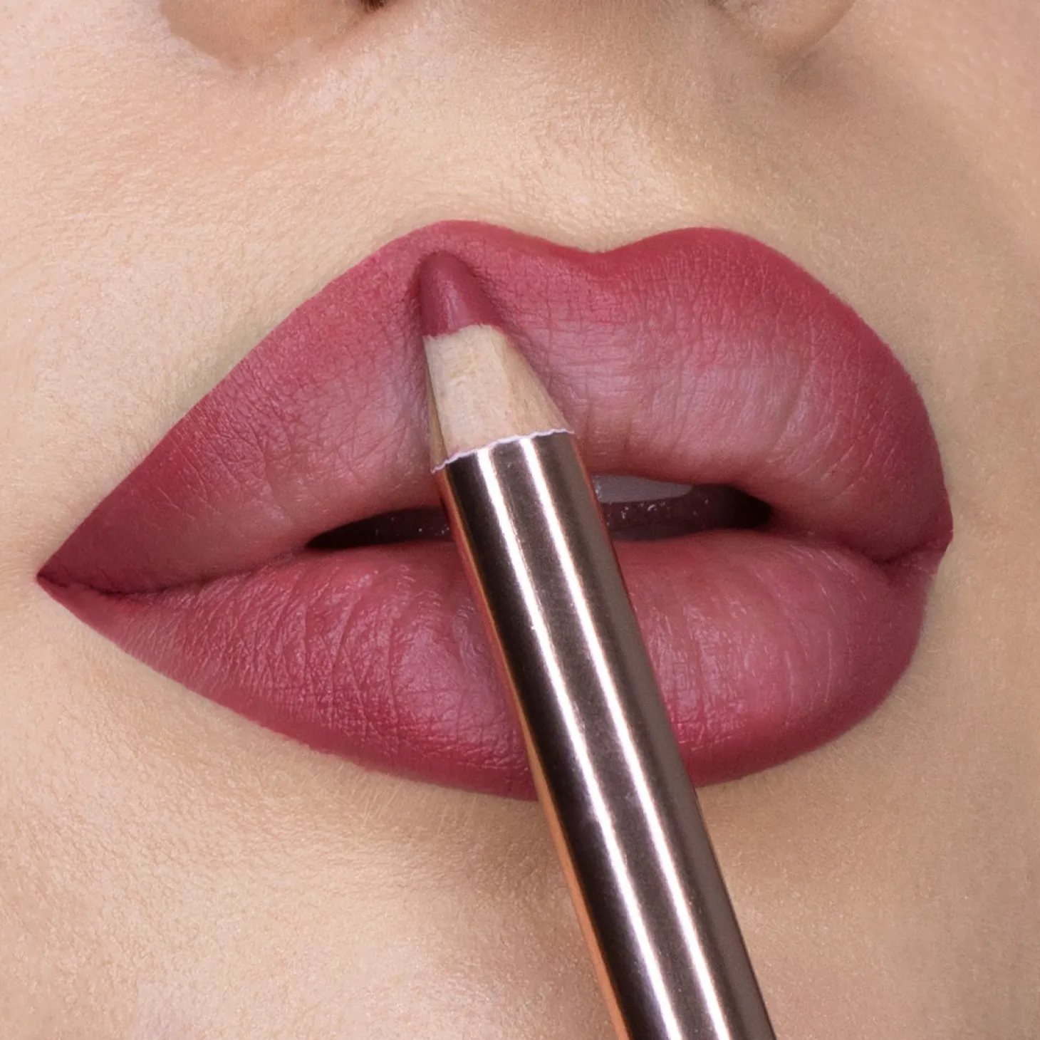 LIP KIT - KISS ESSENTIAL 12