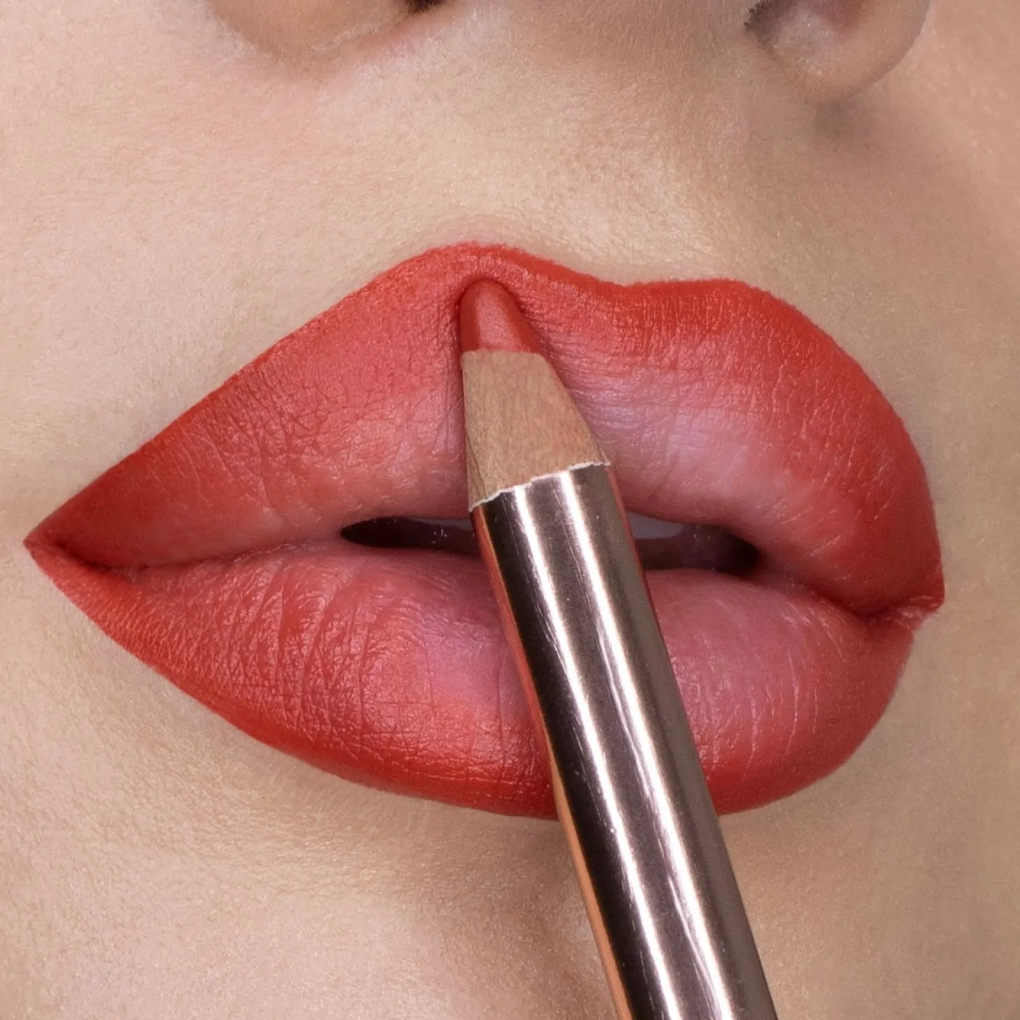 LIP LINER - KISS MARKER 11