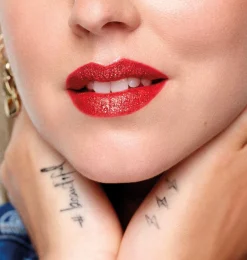 LIPSTICK - KISS FIERCELY 01
